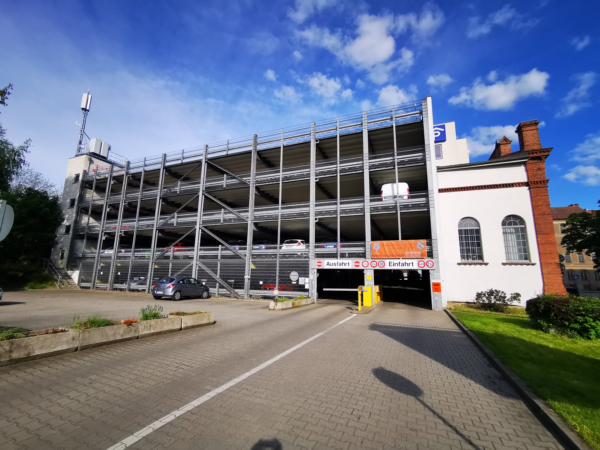 Was Kostet Das Parken Im Parkhaus Am Bahnhof Im Guetersoh
